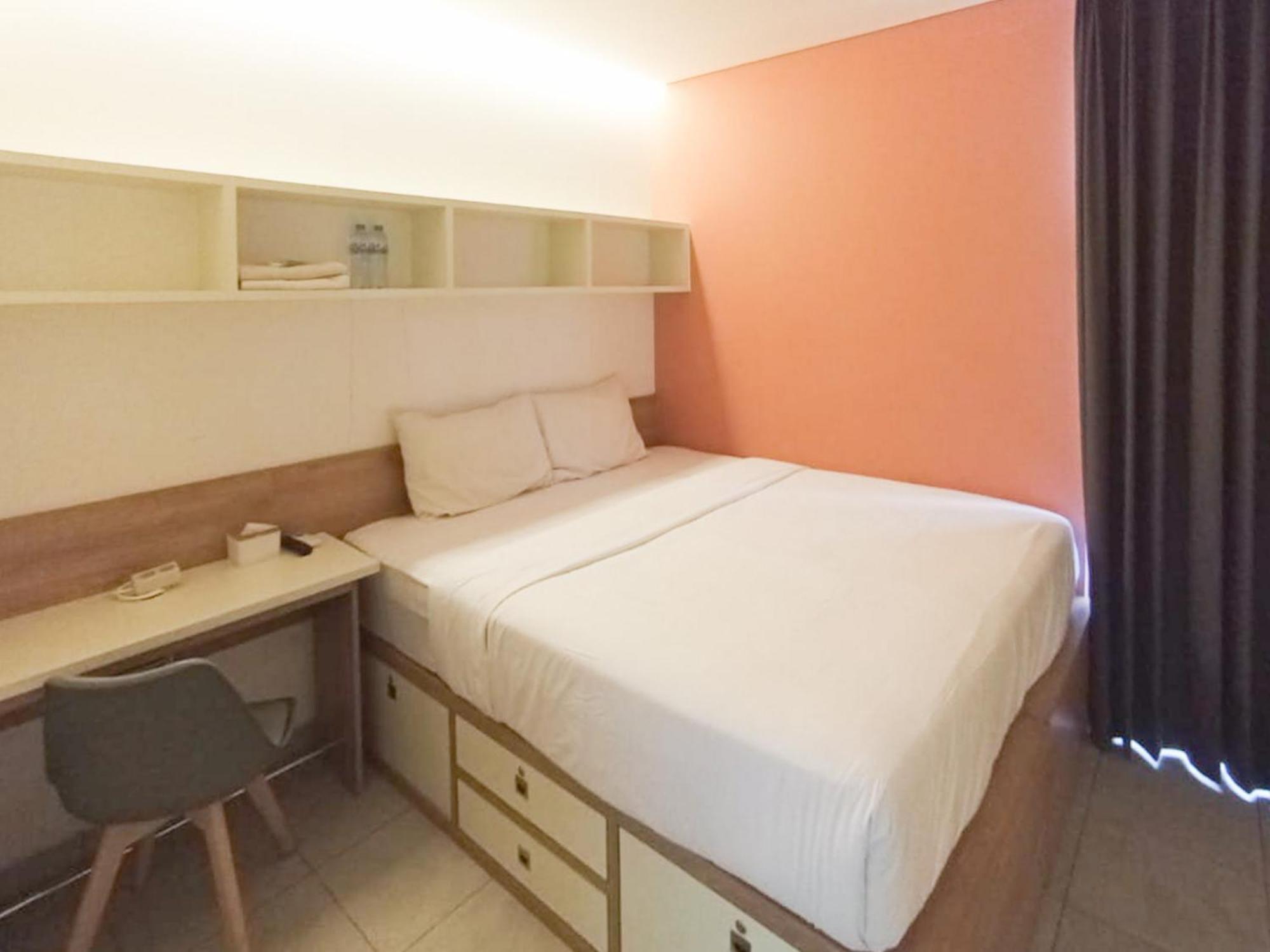 ホテル Ofo Kost Premium Kampung Inggris Pare Syariah Mitra Reddoorz エクステリア 写真