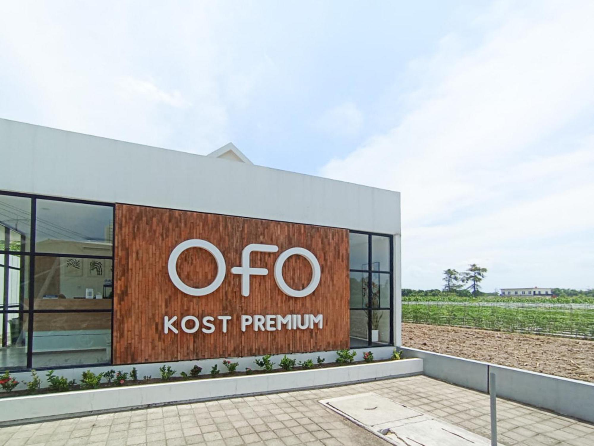 ホテル Ofo Kost Premium Kampung Inggris Pare Syariah Mitra Reddoorz エクステリア 写真