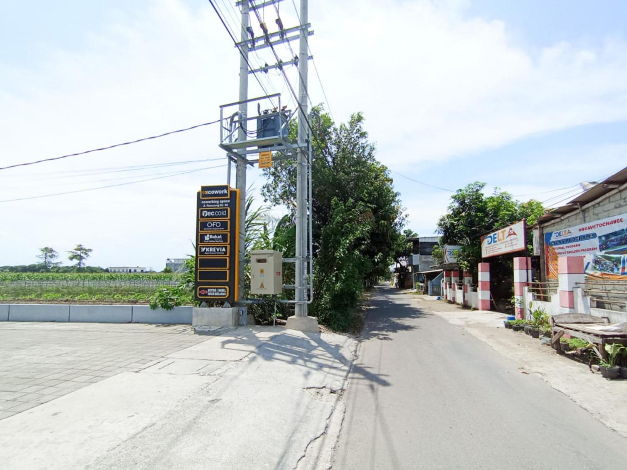 ホテル Ofo Kost Premium Kampung Inggris Pare Syariah Mitra Reddoorz エクステリア 写真