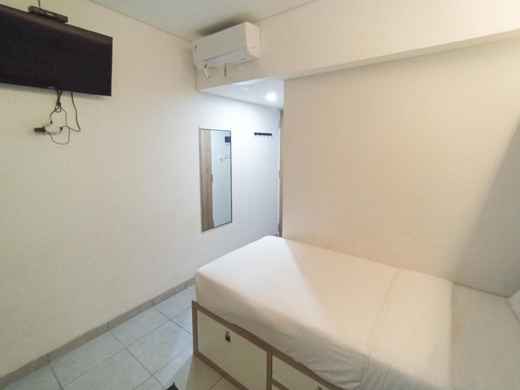 ホテル Ofo Kost Premium Kampung Inggris Pare Syariah Mitra Reddoorz エクステリア 写真
