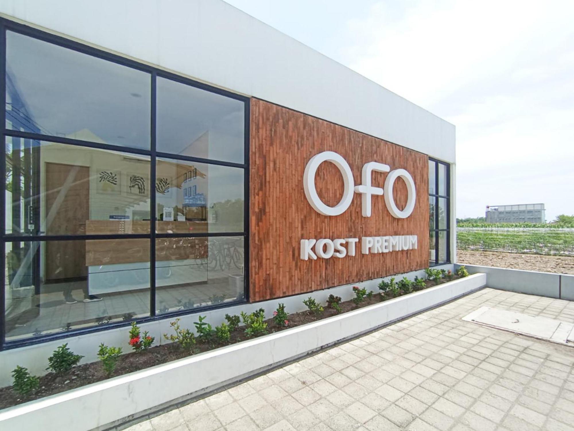 ホテル Ofo Kost Premium Kampung Inggris Pare Syariah Mitra Reddoorz エクステリア 写真